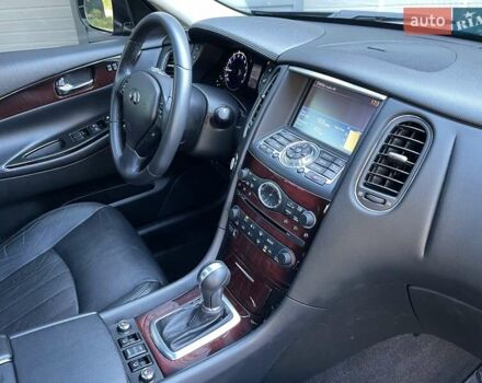 Черный Инфинити QX50, объемом двигателя 3.7 л и пробегом 59 тыс. км за 15900 $, фото 68 на Automoto.ua