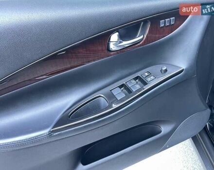 Чорний Інфініті QX50, об'ємом двигуна 3.7 л та пробігом 65 тис. км за 14500 $, фото 45 на Automoto.ua