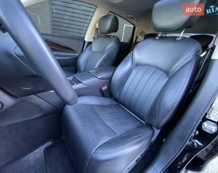Черный Инфинити QX50, объемом двигателя 3.7 л и пробегом 65 тыс. км за 13999 $, фото 50 на Automoto.ua