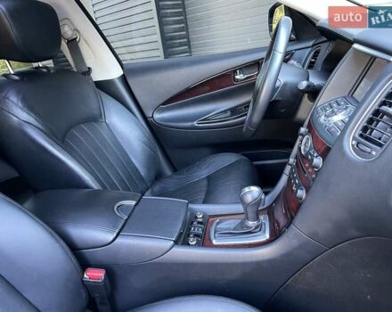 Черный Инфинити QX50, объемом двигателя 3.7 л и пробегом 59 тыс. км за 15900 $, фото 72 на Automoto.ua