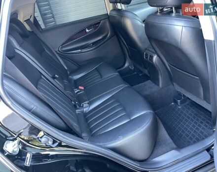 Чорний Інфініті QX50, об'ємом двигуна 3.7 л та пробігом 63 тис. км за 14900 $, фото 47 на Automoto.ua