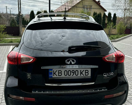 Черный Инфинити QX50, объемом двигателя 3.7 л и пробегом 111 тыс. км за 17000 $, фото 4 на Automoto.ua
