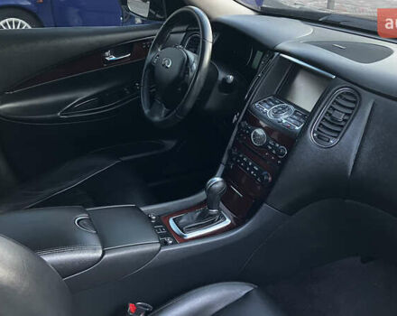 Черный Инфинити QX50, объемом двигателя 3.7 л и пробегом 42 тыс. км за 18000 $, фото 22 на Automoto.ua