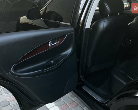 Черный Инфинити QX50, объемом двигателя 3.7 л и пробегом 42 тыс. км за 18000 $, фото 26 на Automoto.ua