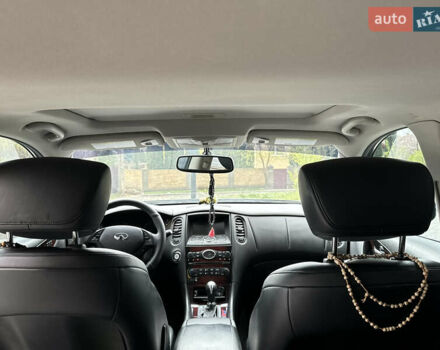 Черный Инфинити QX50, объемом двигателя 3.7 л и пробегом 111 тыс. км за 17000 $, фото 16 на Automoto.ua