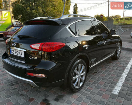 Черный Инфинити QX50, объемом двигателя 3.7 л и пробегом 42 тыс. км за 18000 $, фото 4 на Automoto.ua