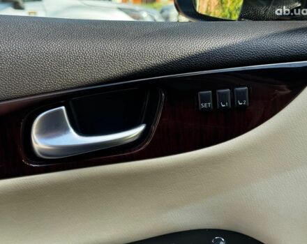 Чорний Інфініті QX50, об'ємом двигуна 2.5 л та пробігом 104 тис. км за 17780 $, фото 12 на Automoto.ua