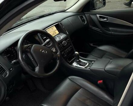 Чорний Інфініті QX50, об'ємом двигуна 3.7 л та пробігом 145 тис. км за 14950 $, фото 16 на Automoto.ua