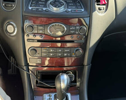 Черный Инфинити QX50, объемом двигателя 3.7 л и пробегом 62 тыс. км за 17000 $, фото 16 на Automoto.ua