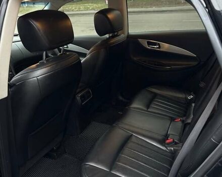 Чорний Інфініті QX50, об'ємом двигуна 3.7 л та пробігом 145 тис. км за 14950 $, фото 21 на Automoto.ua
