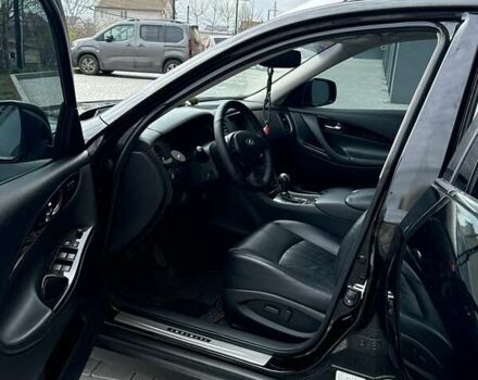 Черный Инфинити QX50, объемом двигателя 3.7 л и пробегом 111 тыс. км за 17000 $, фото 9 на Automoto.ua