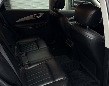 Чорний Інфініті QX50, об'ємом двигуна 3.7 л та пробігом 145 тис. км за 14950 $, фото 22 на Automoto.ua