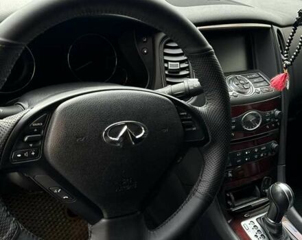 Черный Инфинити QX50, объемом двигателя 3.7 л и пробегом 111 тыс. км за 17000 $, фото 12 на Automoto.ua