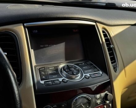 Чорний Інфініті QX50, об'ємом двигуна 2.5 л та пробігом 104 тис. км за 17780 $, фото 17 на Automoto.ua