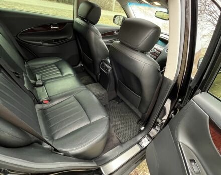 Чорний Інфініті QX50, об'ємом двигуна 3.7 л та пробігом 80 тис. км за 16999 $, фото 15 на Automoto.ua