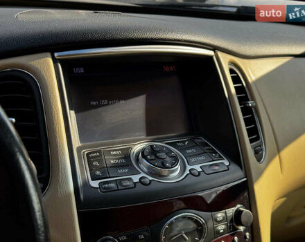 Чорний Інфініті QX50, об'ємом двигуна 2.5 л та пробігом 104 тис. км за 17790 $, фото 17 на Automoto.ua