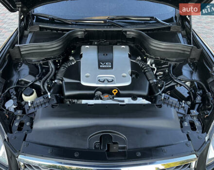 Черный Инфинити QX50, объемом двигателя 3.7 л и пробегом 42 тыс. км за 18000 $, фото 12 на Automoto.ua