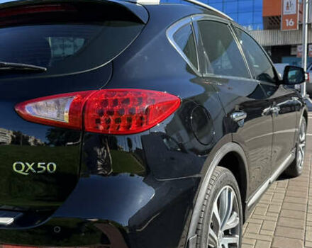 Черный Инфинити QX50, объемом двигателя 3.7 л и пробегом 62 тыс. км за 17000 $, фото 9 на Automoto.ua