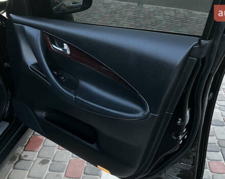 Черный Инфинити QX50, объемом двигателя 3.7 л и пробегом 42 тыс. км за 18000 $, фото 23 на Automoto.ua