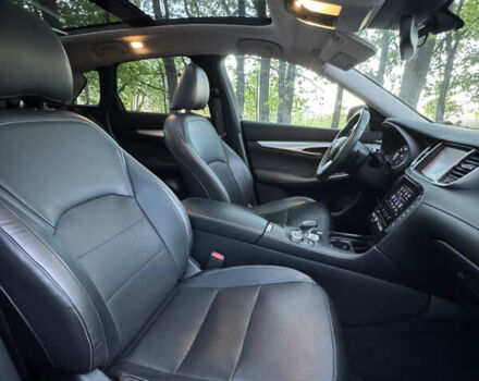 Черный Инфинити QX50, объемом двигателя 2 л и пробегом 140 тыс. км за 21900 $, фото 19 на Automoto.ua