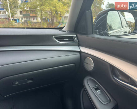 Чорний Інфініті QX50, об'ємом двигуна 2 л та пробігом 112 тис. км за 27000 $, фото 8 на Automoto.ua