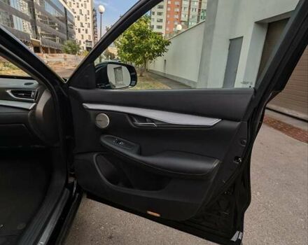 Чорний Інфініті QX50, об'ємом двигуна 2 л та пробігом 180 тис. км за 18500 $, фото 15 на Automoto.ua