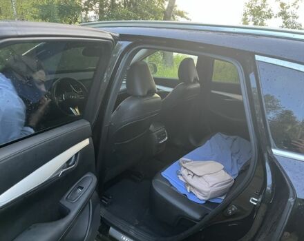 Чорний Інфініті QX50, об'ємом двигуна 2 л та пробігом 165 тис. км за 21500 $, фото 5 на Automoto.ua