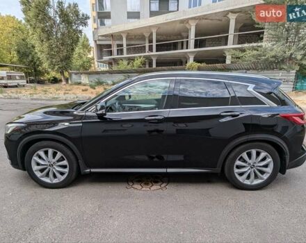 Чорний Інфініті QX50, об'ємом двигуна 2 л та пробігом 180 тис. км за 18500 $, фото 4 на Automoto.ua
