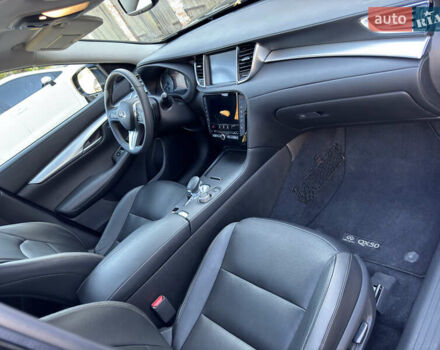 Чорний Інфініті QX50, об'ємом двигуна 2 л та пробігом 112 тис. км за 27000 $, фото 5 на Automoto.ua
