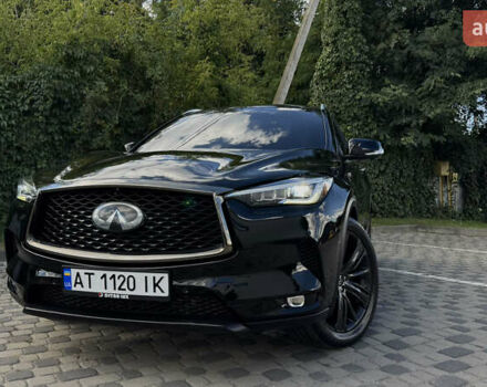 Чорний Інфініті QX50, об'ємом двигуна 2 л та пробігом 54 тис. км за 25888 $, фото 6 на Automoto.ua