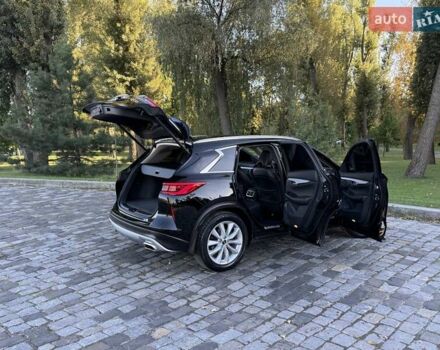 Черный Инфинити QX50, объемом двигателя 2 л и пробегом 84 тыс. км за 23999 $, фото 90 на Automoto.ua