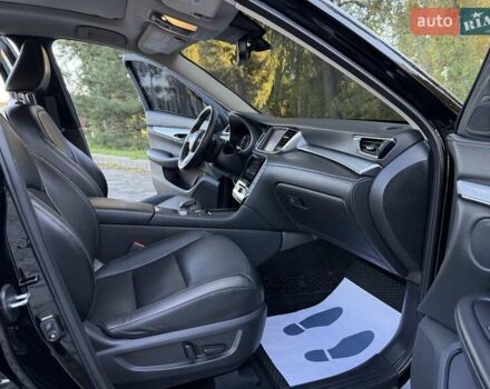 Черный Инфинити QX50, объемом двигателя 2 л и пробегом 84 тыс. км за 23999 $, фото 142 на Automoto.ua