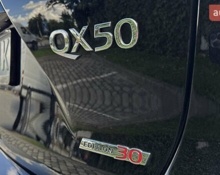 Чорний Інфініті QX50, об'ємом двигуна 2 л та пробігом 54 тис. км за 25888 $, фото 27 на Automoto.ua