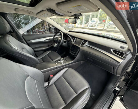 Черный Инфинити QX50, объемом двигателя 2 л и пробегом 135 тыс. км за 21950 $, фото 23 на Automoto.ua