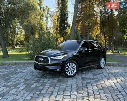 Черный Инфинити QX50, объемом двигателя 2 л и пробегом 84 тыс. км за 23999 $, фото 2 на Automoto.ua