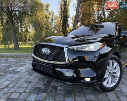 Черный Инфинити QX50, объемом двигателя 2 л и пробегом 84 тыс. км за 23999 $, фото 3 на Automoto.ua