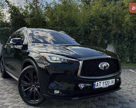 Чорний Інфініті QX50, об'ємом двигуна 2 л та пробігом 54 тис. км за 25888 $, фото 2 на Automoto.ua