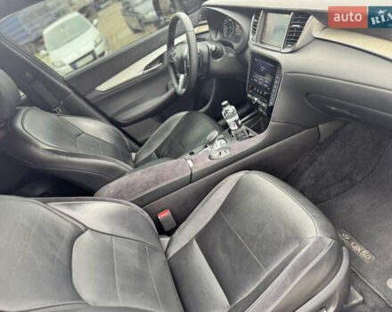 Черный Инфинити QX50, объемом двигателя 2 л и пробегом 129 тыс. км за 24000 $, фото 16 на Automoto.ua