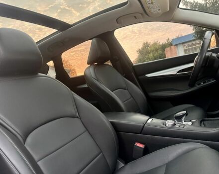 Чорний Інфініті QX50, об'ємом двигуна 2 л та пробігом 120 тис. км за 20800 $, фото 14 на Automoto.ua