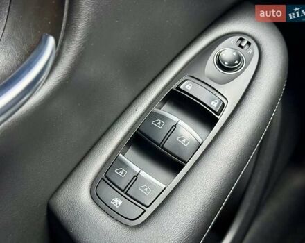 Черный Инфинити QX50, объемом двигателя 2 л и пробегом 34 тыс. км за 24500 $, фото 22 на Automoto.ua