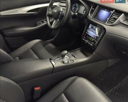 Черный Инфинити QX50, объемом двигателя 2 л и пробегом 80 тыс. км за 25999 $, фото 1 на Automoto.ua