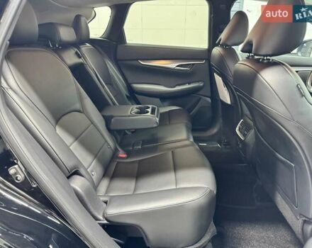 Черный Инфинити QX50, объемом двигателя 2 л и пробегом 40 тыс. км за 27500 $, фото 27 на Automoto.ua