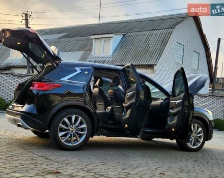 Чорний Інфініті QX50, об'ємом двигуна 2 л та пробігом 49 тис. км за 21800 $, фото 39 на Automoto.ua