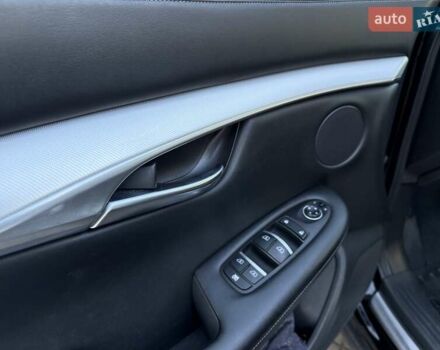 Черный Инфинити QX50, объемом двигателя 1.99 л и пробегом 61 тыс. км за 29900 $, фото 34 на Automoto.ua