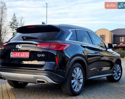 Чорний Інфініті QX50, об'ємом двигуна 2 л та пробігом 49 тис. км за 21800 $, фото 11 на Automoto.ua