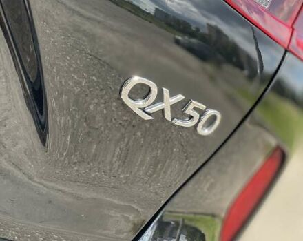 Чорний Інфініті QX50, об'ємом двигуна 2 л та пробігом 14 тис. км за 28499 $, фото 13 на Automoto.ua