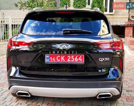 Черный Инфинити QX50, объемом двигателя 2 л и пробегом 49 тыс. км за 21777 $, фото 2 на Automoto.ua