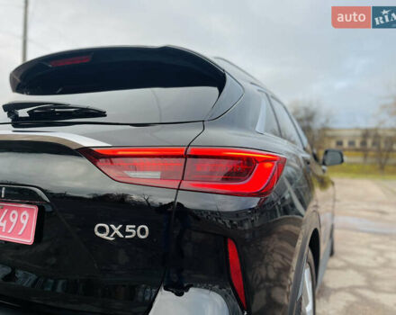 Чорний Інфініті QX50, об'ємом двигуна 1.99 л та пробігом 98 тис. км за 21900 $, фото 4 на Automoto.ua