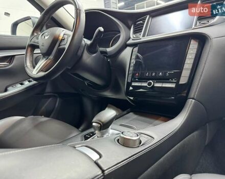 Черный Инфинити QX50, объемом двигателя 2 л и пробегом 40 тыс. км за 27500 $, фото 14 на Automoto.ua