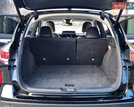 Чорний Інфініті QX50, об'ємом двигуна 2 л та пробігом 49 тис. км за 21800 $, фото 31 на Automoto.ua